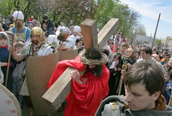 Пасхальная реконструкция (фото)