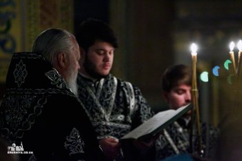 В Великую Субботу митрополит Агафангел совершил чин погребения Плащаницы и Божественную литургию