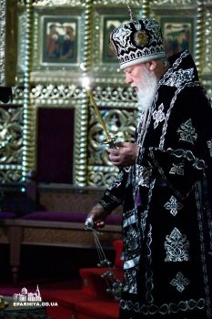 В Великую Субботу митрополит Агафангел совершил чин погребения Плащаницы и Божественную литургию