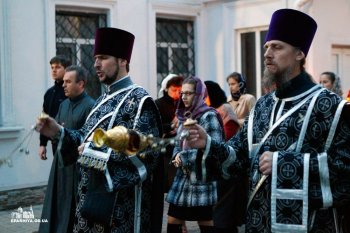 В Великую Субботу митрополит Агафангел совершил чин погребения Плащаницы и Божественную литургию