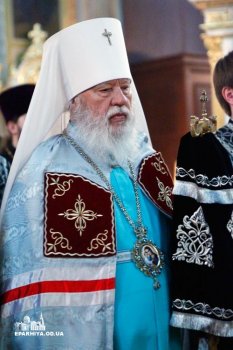 В Великую Субботу митрополит Агафангел совершил чин погребения Плащаницы и Божественную литургию