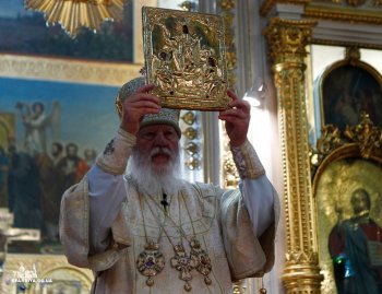В Великую Субботу митрополит Агафангел совершил чин погребения Плащаницы и Божественную литургию