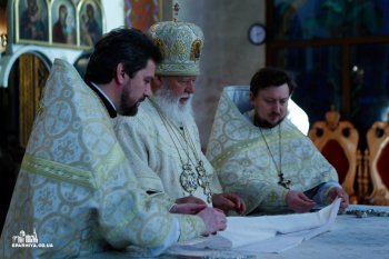 В Великую Субботу митрополит Агафангел совершил чин погребения Плащаницы и Божественную литургию