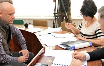 Геннадий Труханов подал документы в избирательную комиссию (фото)