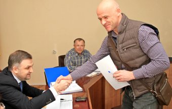 Геннадий Труханов подал документы в избирательную комиссию (фото)