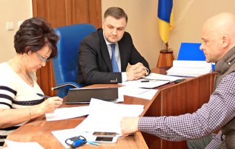 Геннадий Труханов подал документы в избирательную комиссию (фото)