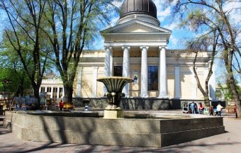 В Одессе после зимнего сна пробуждаются фонтаны (фото)