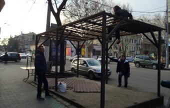 В Одессе демонтируют незаконные будки (фото)