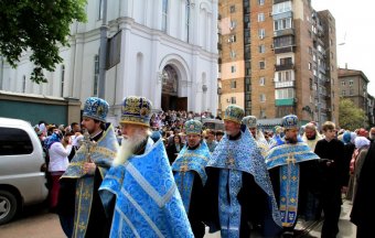 Крестный ход: «Просим мира Украине»