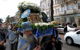 Крестный ход: «Просим мира Украине»