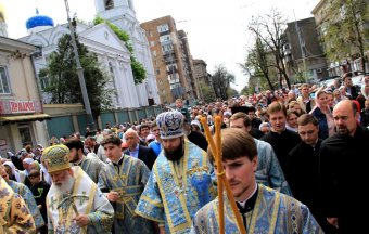 Крестный ход: «Просим мира Украине»