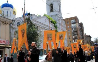 Крестный ход: «Просим мира Украине»