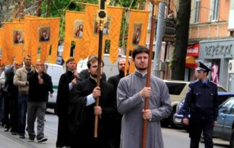 Крестный ход: «Просим мира Украине»