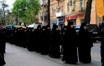 Крестный ход: «Просим мира Украине»