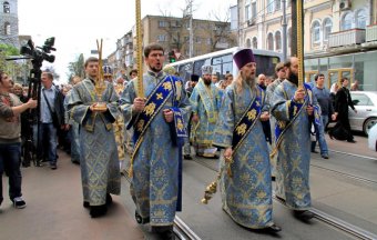 Крестный ход: «Просим мира Украине»