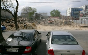 В «Климовском квартале» в Одессе начали демонтировать дома (фото)
