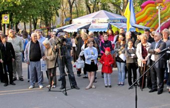Геннадий Труханов встретился с одесситами в сквере имени Мечникова (фото)