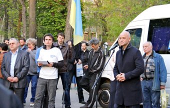 Геннадий Труханов встретился с одесситами в сквере имени Мечникова (фото)