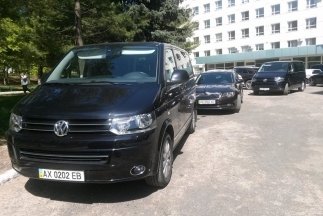 У Геннадия Кернеса пробиты насквозь печень и легкое