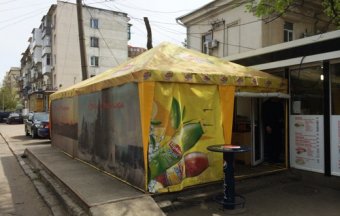 В Одессе демонтирован самовольно установленный торговый ряд