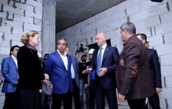 Геннадий Труханов проинспектировал строительство больницы скорой помощи на Малиновского