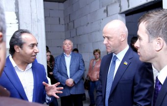 Геннадий Труханов проинспектировал строительство больницы скорой помощи на Малиновского