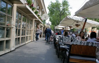 Одесские рестораны заполонили тротуары города
