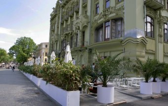 Одесские рестораны заполонили тротуары города