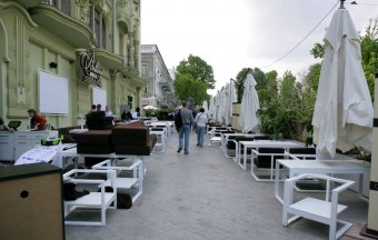 Одесские рестораны заполонили тротуары города