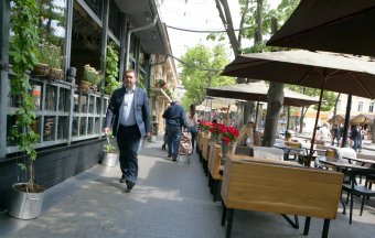 Одесские рестораны заполонили тротуары города