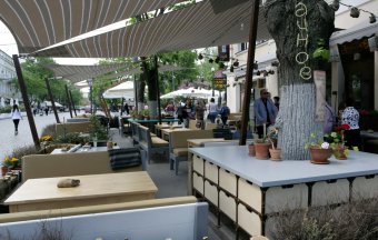Одесские рестораны заполонили тротуары города