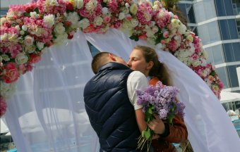 Одесситы устроили марафон поцелуев (фото)