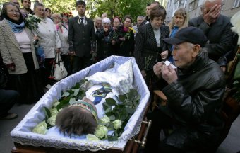 Сегодня в Одессе прощались с 17-летним Вадимом Папурой (фото)