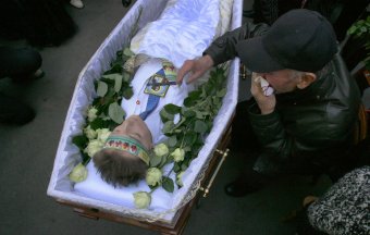 Сегодня в Одессе прощались с 17-летним Вадимом Папурой (фото)