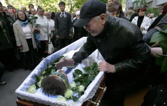 Сегодня в Одессе прощались с 17-летним Вадимом Папурой (фото)
