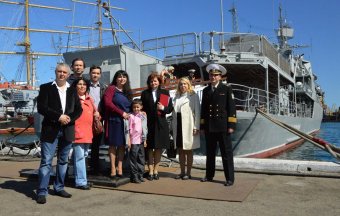 Жены моряков благодарят военных «Гетьмана Сагайдачного» за участие в антипиратской операции