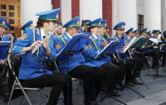 Одесситы подарили родному Городу-герою Звезду Памяти из сотен свечей