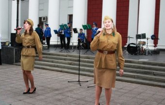 Одесситы подарили родному Городу-герою Звезду Памяти из сотен свечей