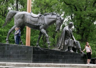 Сегодня состоялось торжественное открытие спорткомплекса в Старобазарном сквере (фото)