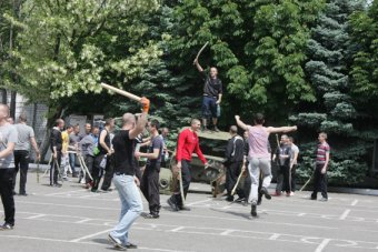 Милиция просит звонить, и сообщать о подозрительных людях и технике