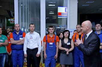 Геннадий Труханов ответил на вопросы трудового коллектива крупного торгового предприятия