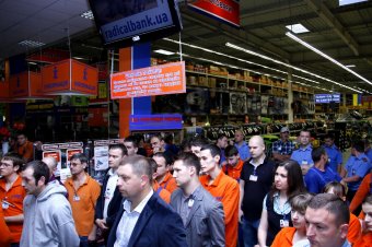 Геннадий Труханов ответил на вопросы трудового коллектива крупного торгового предприятия