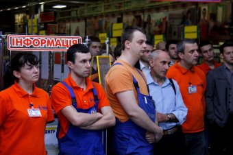 Геннадий Труханов ответил на вопросы трудового коллектива крупного торгового предприятия