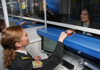 Государственную границу пересекло более 730 иностранных наблюдателей