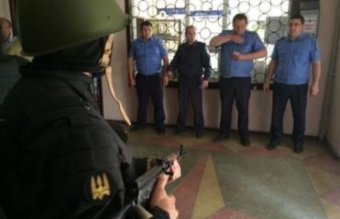 Батальон Донбасс за работой по воспитанию донецкой милиции (видео)
