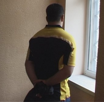 По «горячим следам» задержана группа лиц, забросавших магазин дымовыми шашками (фото, видео)