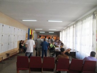 Избиратели Малиновского района Одессы продолжают голосование 