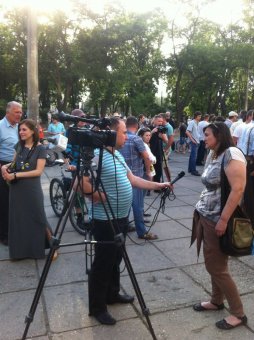 Одесситы митингуют под Территориальной комиссией (трансляция)
