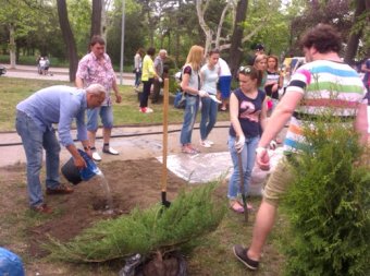 Одесситы активно помогают сохранять парки и скверы родного города
