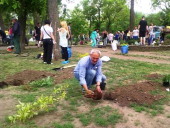 Одесситы активно помогают сохранять парки и скверы родного города